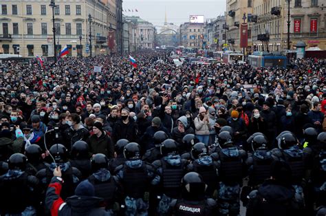 A Dança da Liberdade: A Decisão de Alexei Navalny em Retornar à Rússia e as Ondas de Protesto que Seguiram