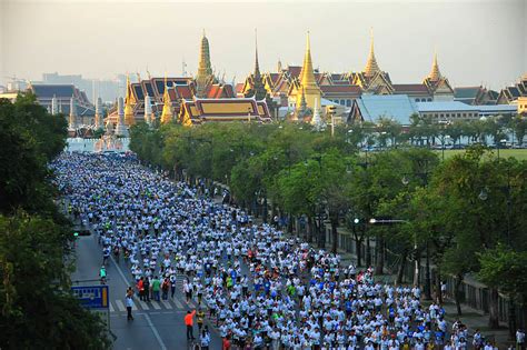 A Maratona de Bangkok: Uma Corrida Contra o Tempo e os Desafios da Cidade